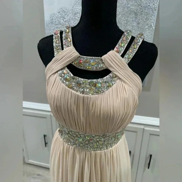 Betsey & Adam Beautiful Sparkled Neutral Colored Dress - Picture 6 of 11